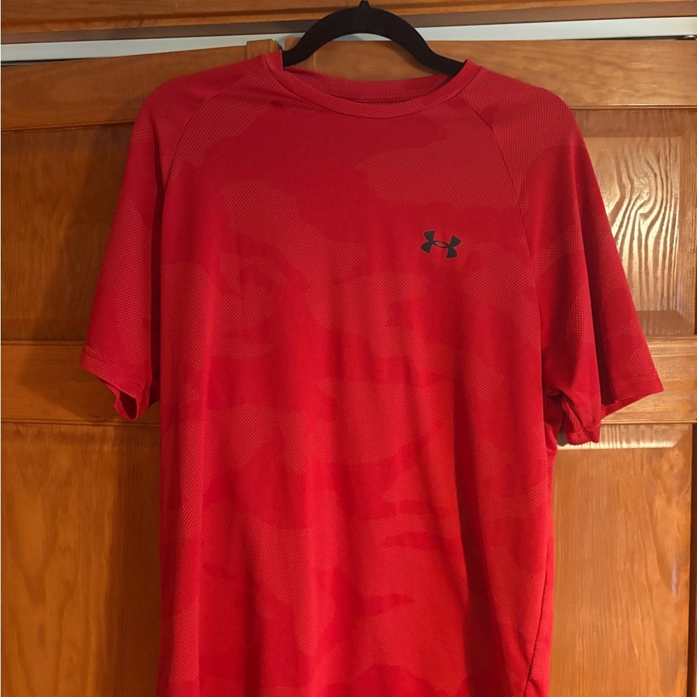 Under Armour Red Short Sleeve Tee
